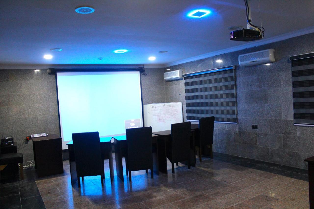 Class Suites Ikeja Luaran gambar