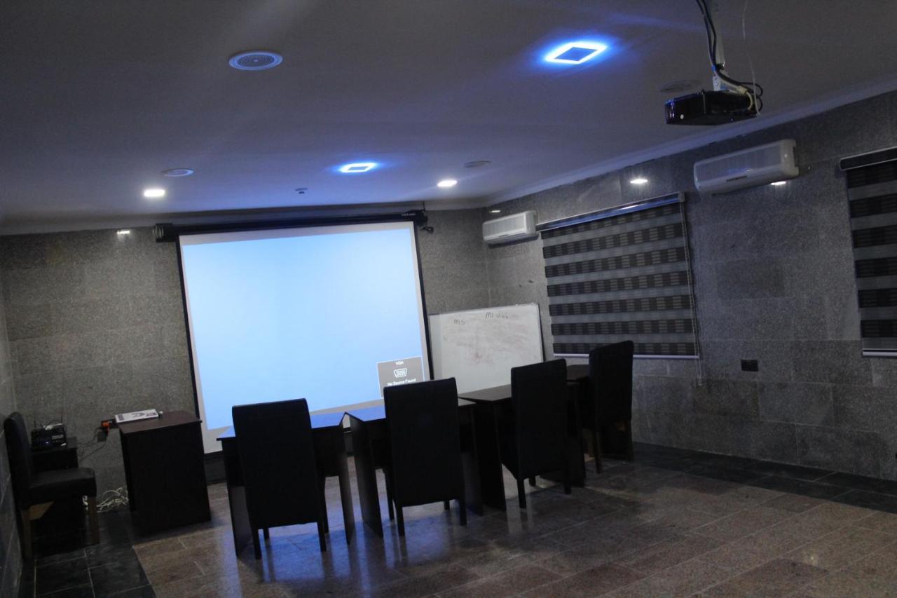 Class Suites Ikeja Luaran gambar